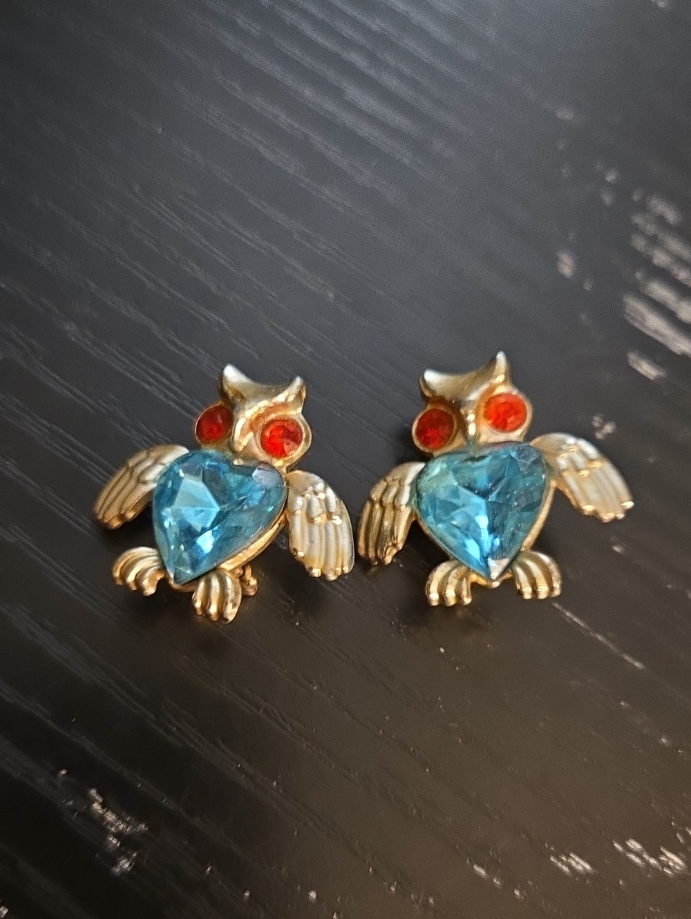 Silver Owl Brooch with Blue Heart Gemstones